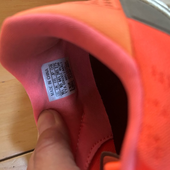 Adidas men’s 10 1/2 running shoe. - Picture 3 of 3